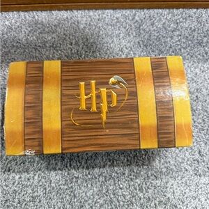 Harry Potter & Sorcerer's Stone Uno Special Edition Card Game Trunk Version 2010